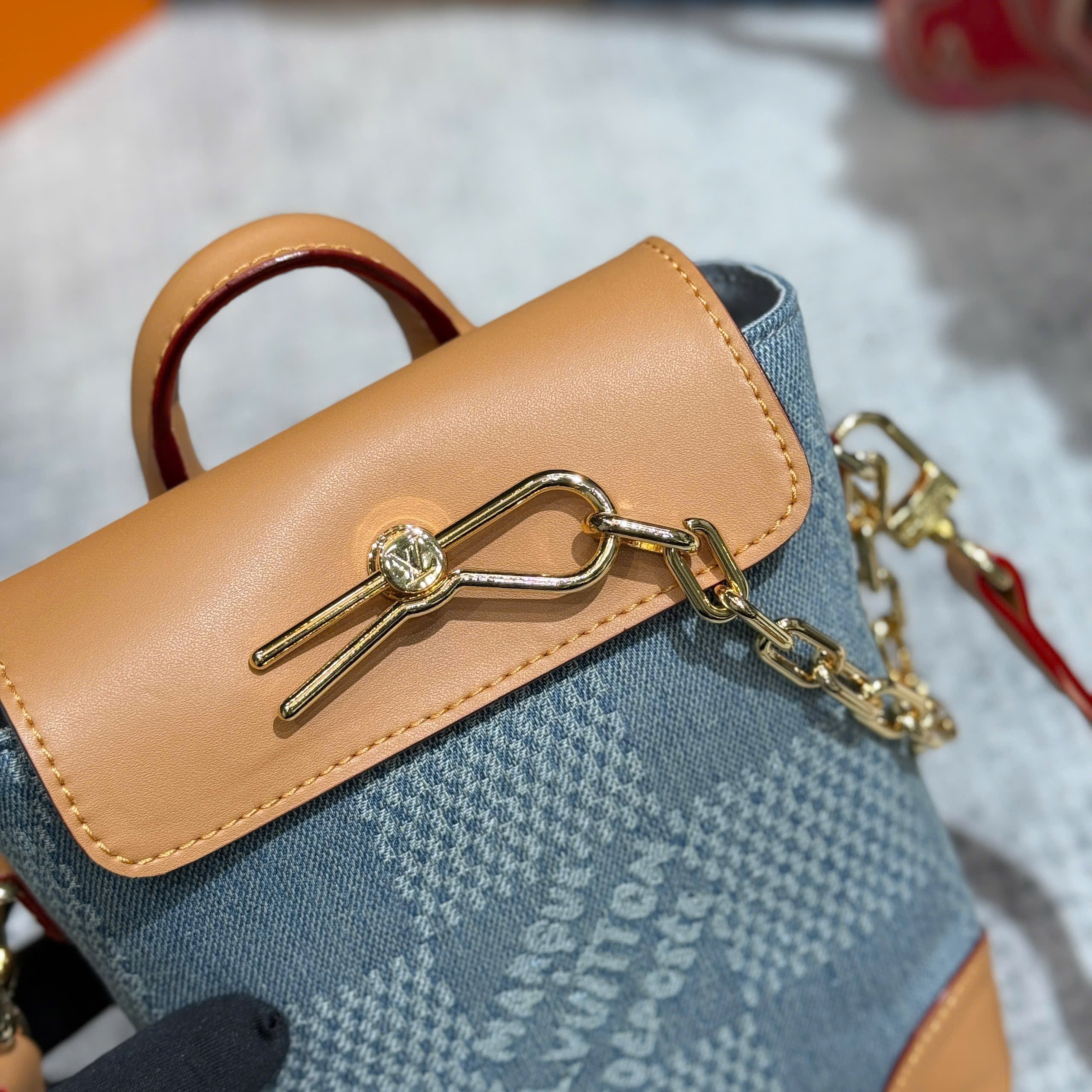 Túi mini đeo chéo Louis Vuitton LV Xanh jean phối Nâu họa tiết caro khóa cài móc xích size 15x18x7cm Like Auth on web fullbox bill thẻ PLD